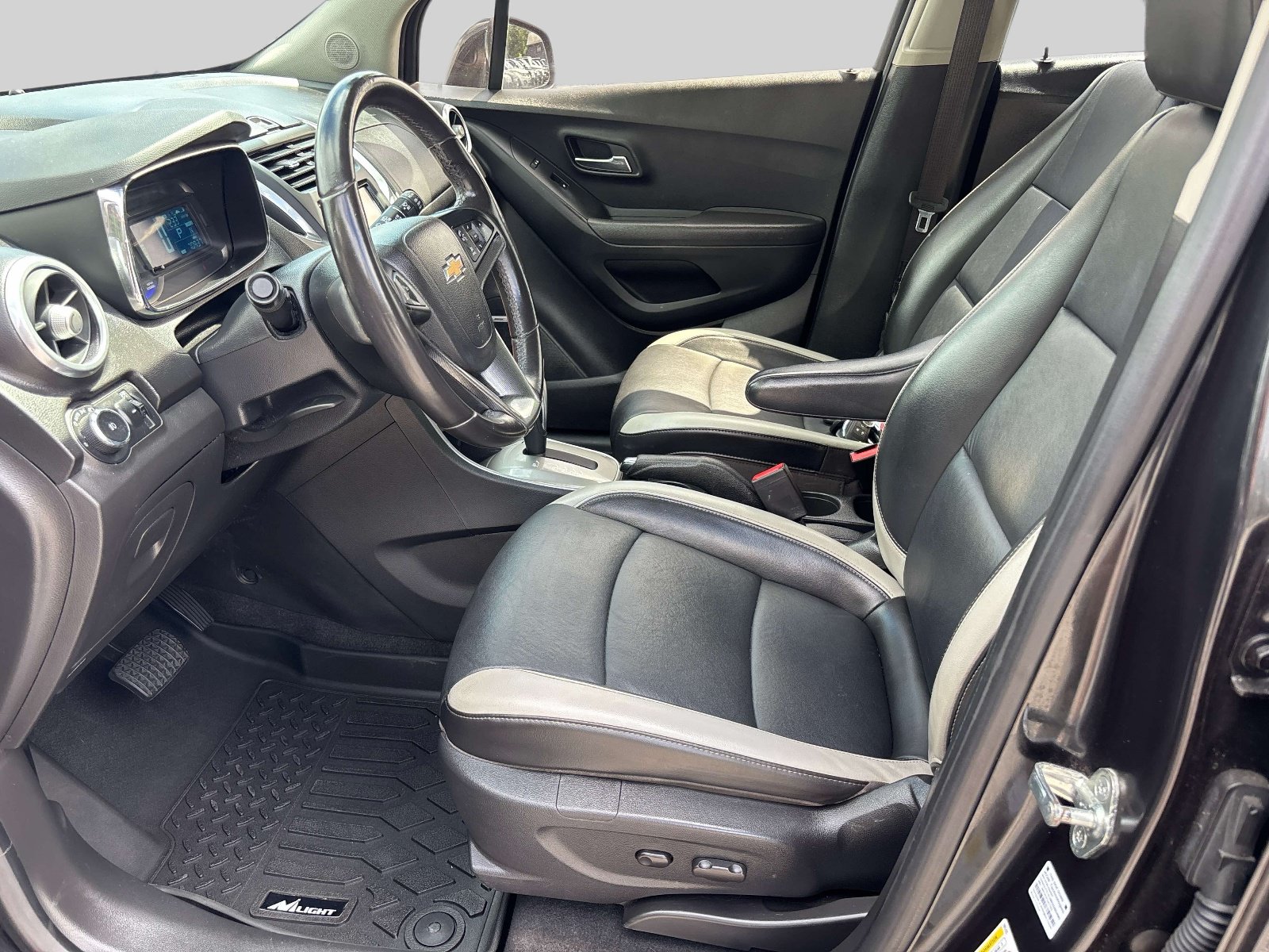 Used 2016 Chevrolet Trax LTZ w/ Midnight Edition AWD/4WD image 7