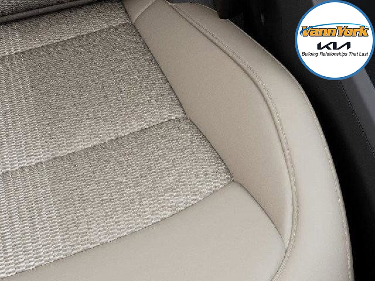 New 2025 Kia Niro EX Touring image 23