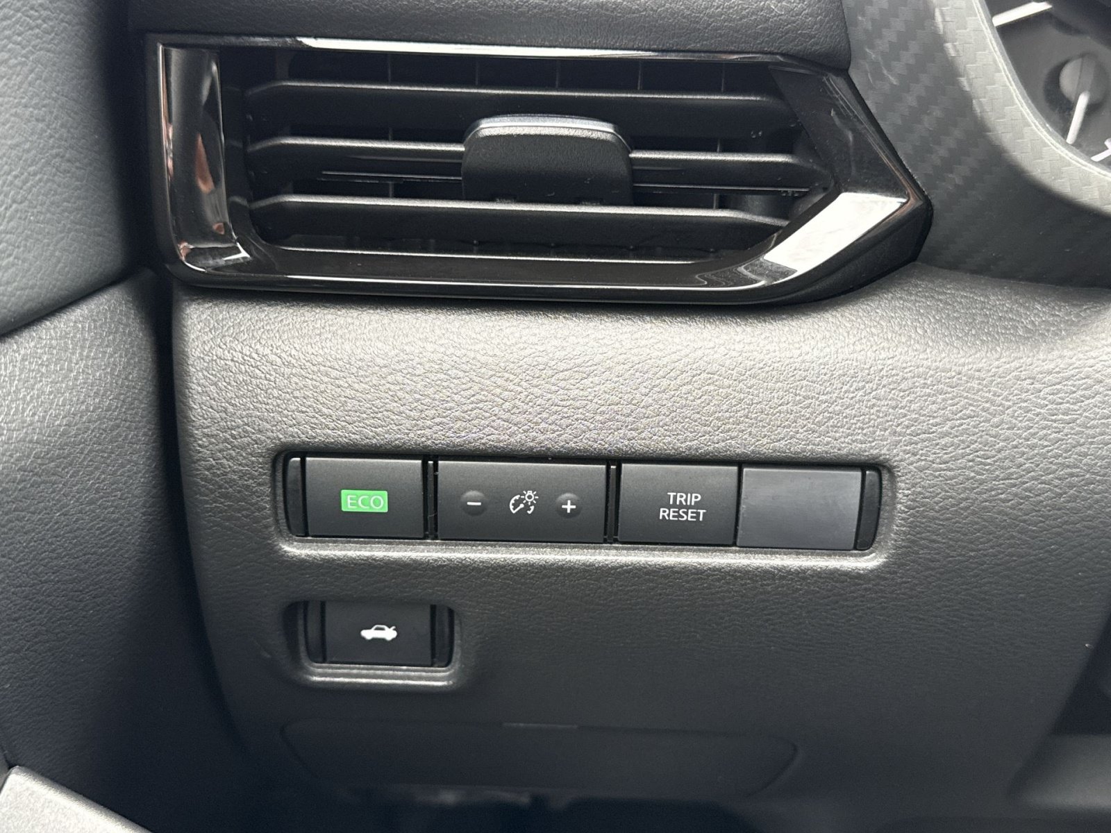 Used 2025 Nissan Sentra SV w/ All-Weather Package FWD image 22