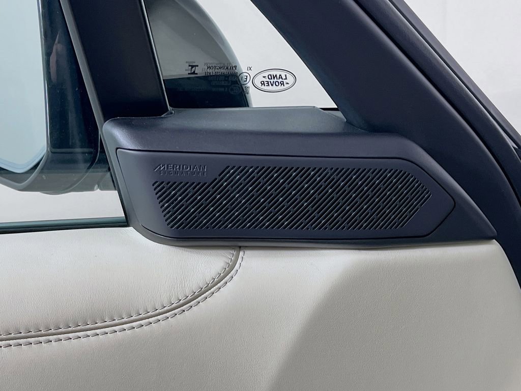 Used 2025 Land Rover Range Rover Autobiography image 19