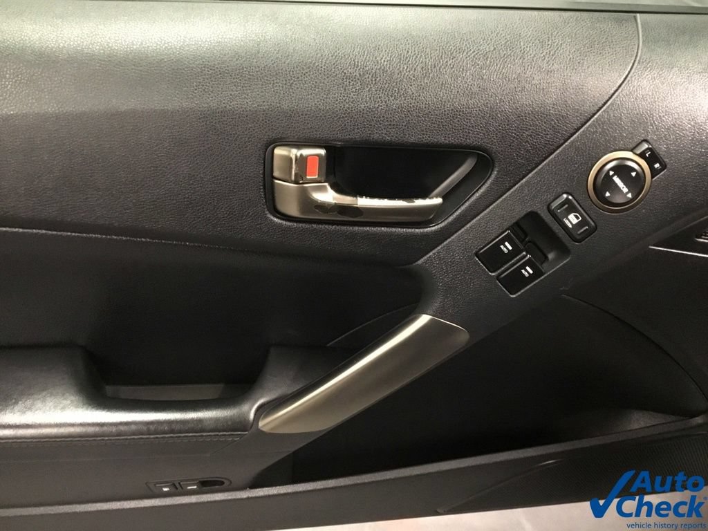 Used 2015 Hyundai Genesis 3.8 RWD image 21