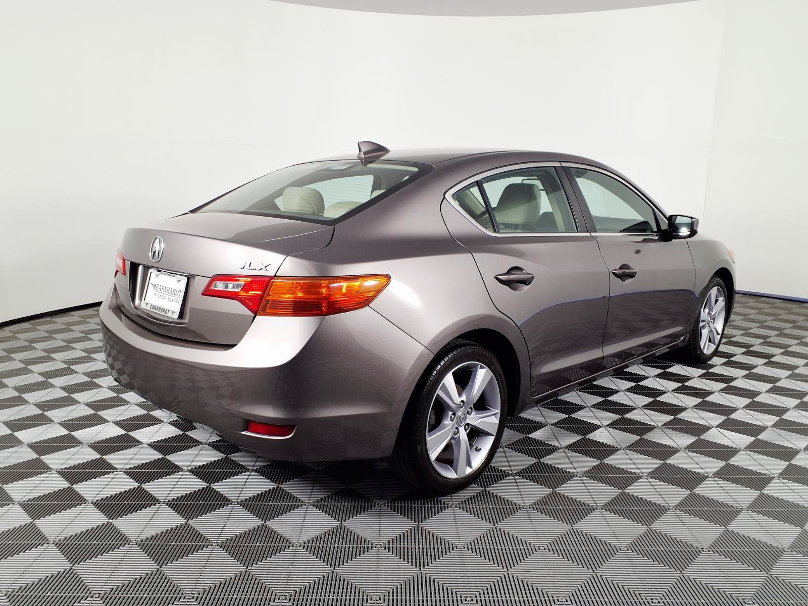 Used 2015 Acura ILX w/ Premium Package FWD image 4