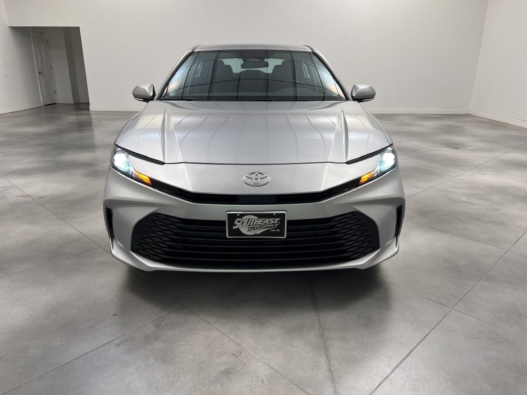 Used 2025 Toyota Camry LE FWD image 3