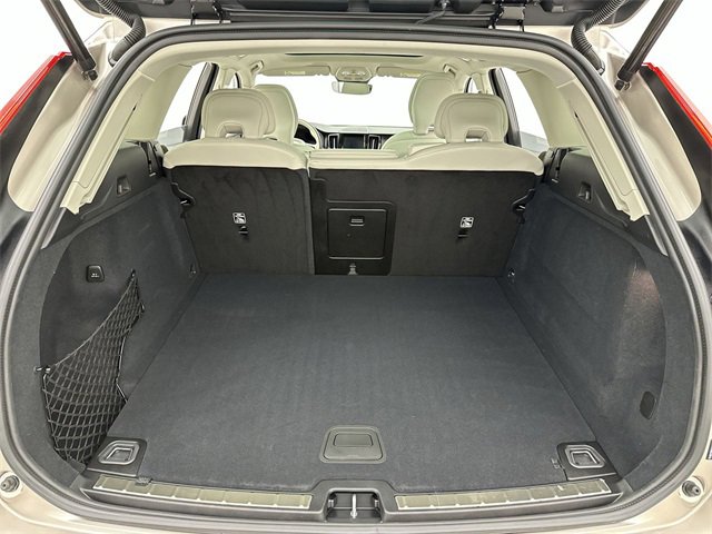 Certified 2025 Volvo XC60 B5 Ultra w/ Protection Package Premier image 24