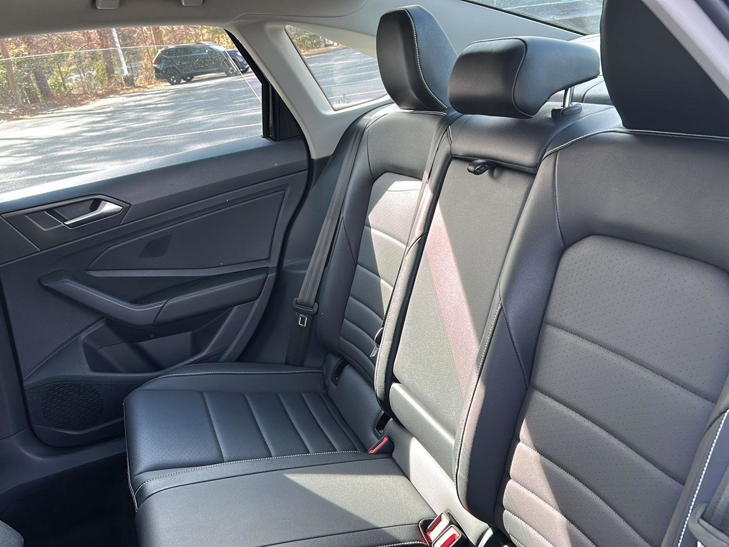 Used 2024 Volkswagen Jetta SE image 22