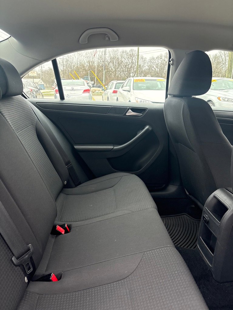 Used 2016 Volkswagen Jetta S image 12