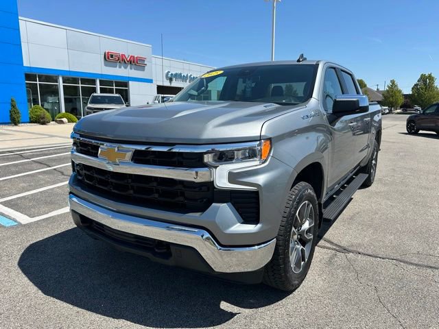 Used 2025 Chevrolet Silverado 1500 LT AWD/4WD image 2