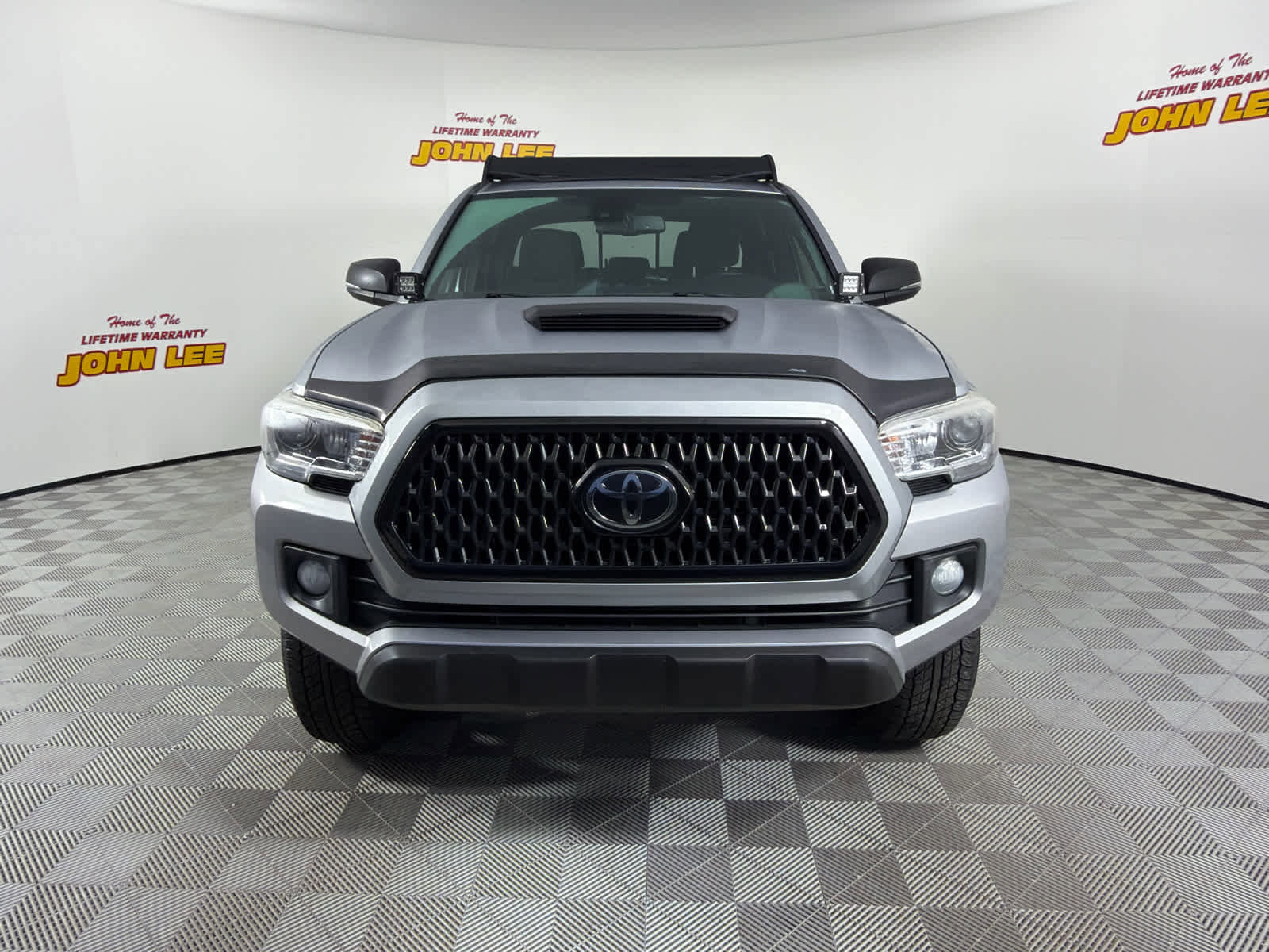 Used 2019 Toyota Tacoma TRD Sport image 9