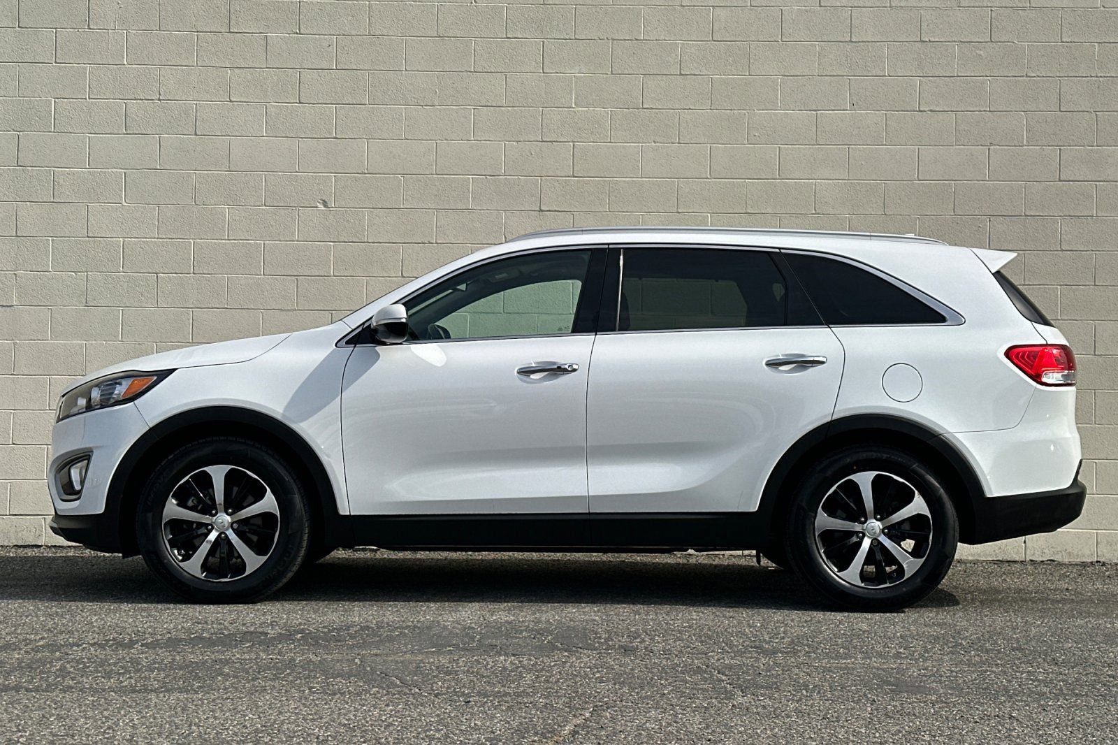 Used 2017 Kia Sorento EX w/ EX V6 Premium Package FWD image 7