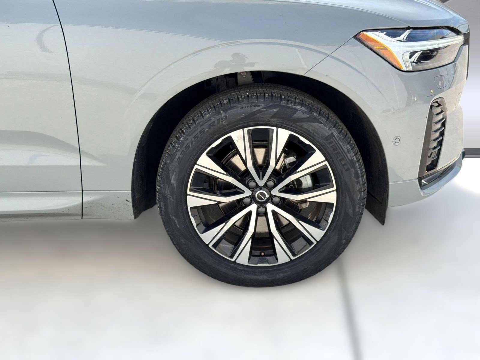 Certified 2025 Volvo XC60 B5 Plus image 11