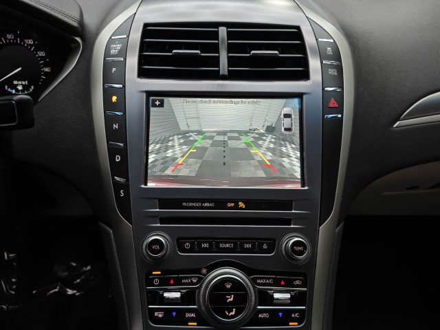 Used 2018 Lincoln MKZ Premiere FWD image 25