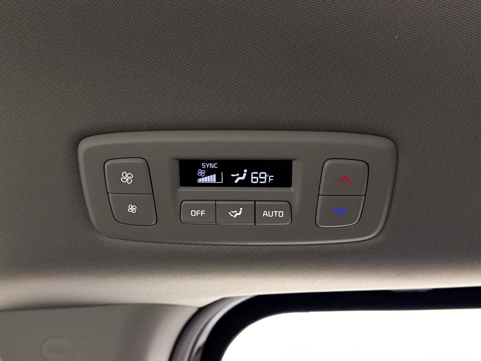 Used 2026 Kia Carnival FWD image 22