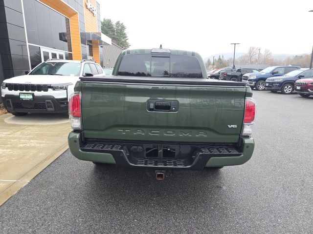 Used 2022 Toyota Tacoma TRD Sport w/ TRD Premium Sport Package AWD/4WD image 5