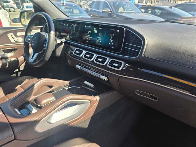 Used 2022 Mercedes-Benz GLS 450 4MATIC image 12