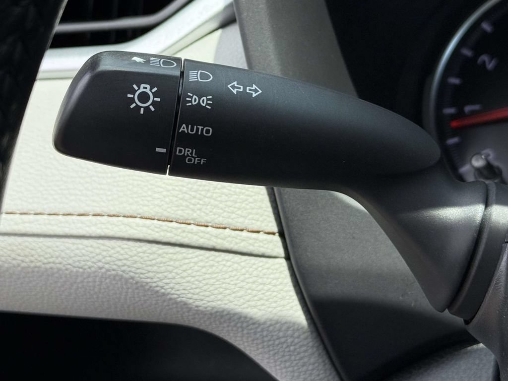 Used 2022 Toyota RAV4 XLE w/ Convenience Package AWD/4WD image 26