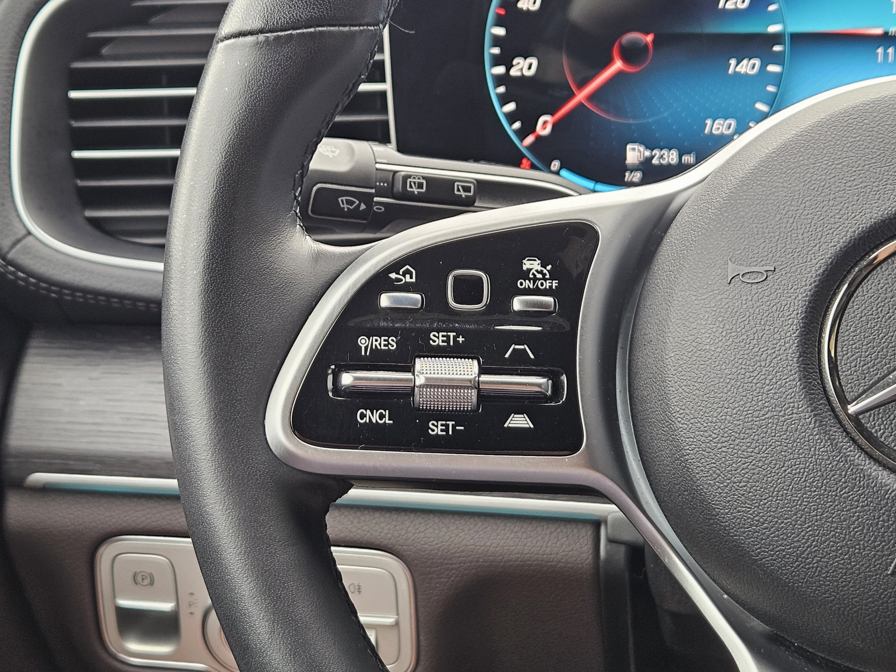 Used 2022 Mercedes-Benz GLS 450 4MATIC image 24