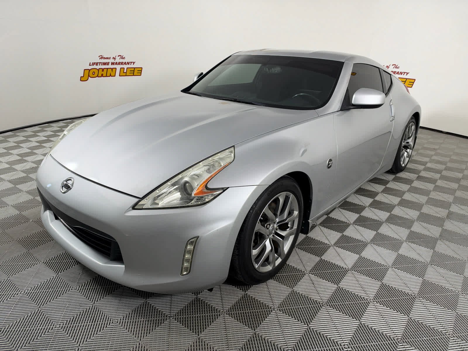 Used 2014 Nissan 370Z Coupe RWD image 1