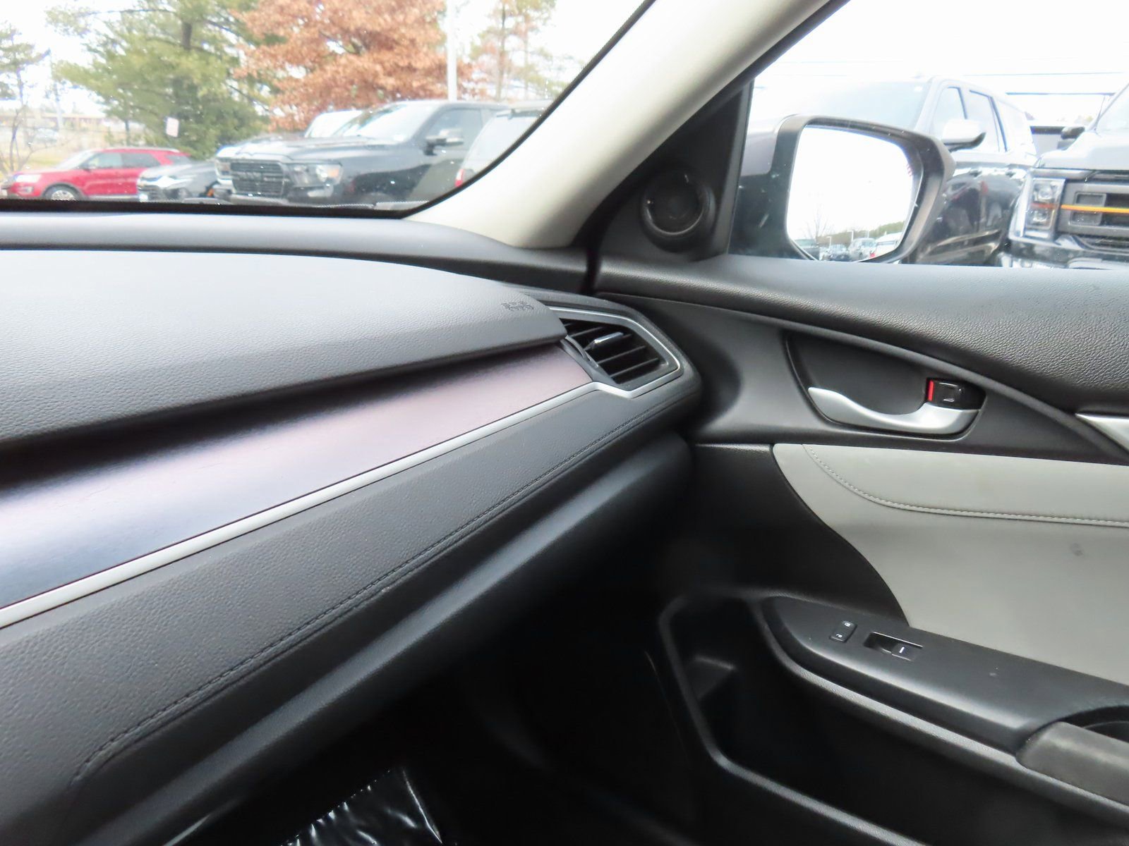 Used 2017 Honda Civic EX-T image 22