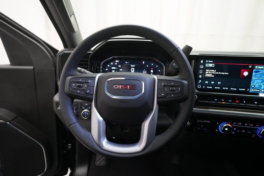 Used 2025 GMC Sierra 1500 Elevation image 4
