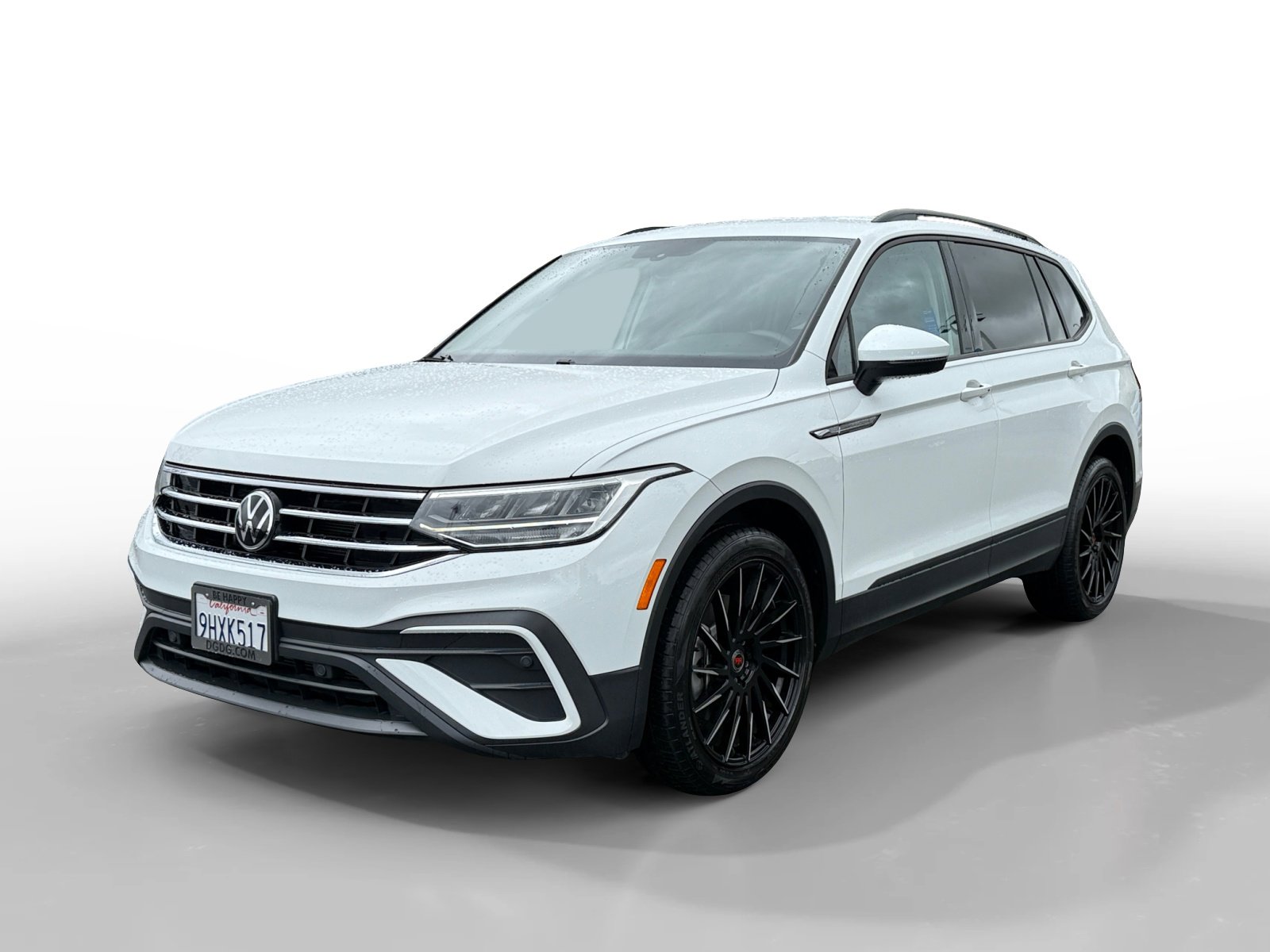 Used 2023 Volkswagen Tiguan S FWD image 1