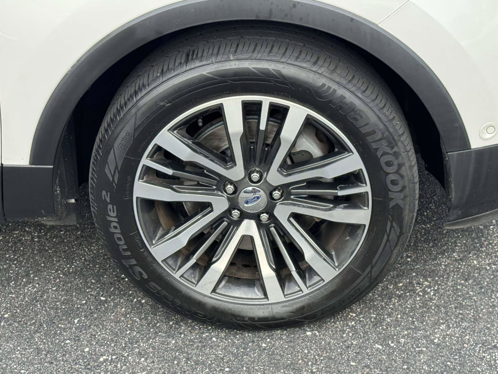 Used 2017 Ford Explorer Platinum AWD/4WD image 6