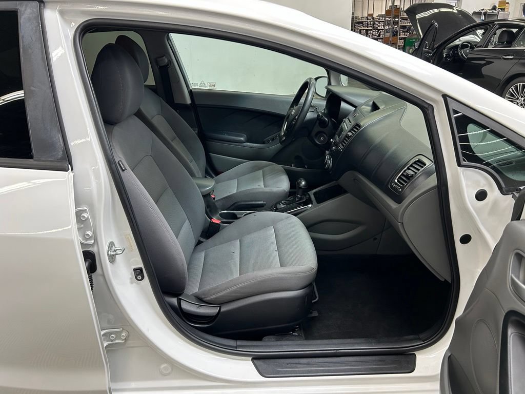 Used 2017 Kia Forte LX FWD image 15