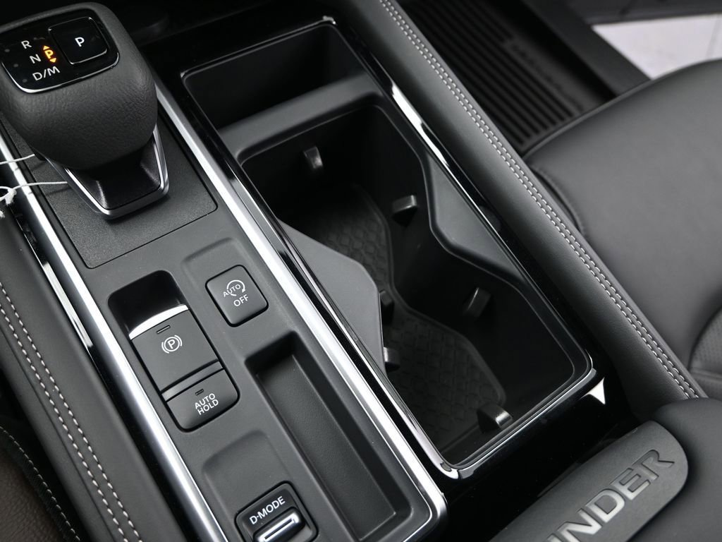 New 2026 Nissan Pathfinder Platinum FWD image 23