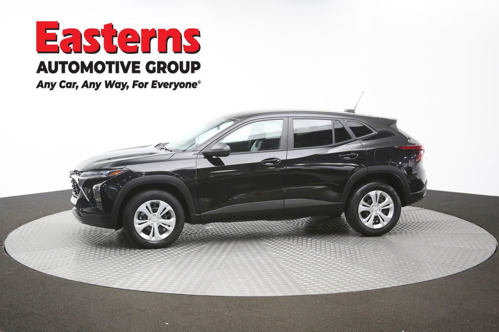 Used 2024 Chevrolet Trax LS FWD image 57