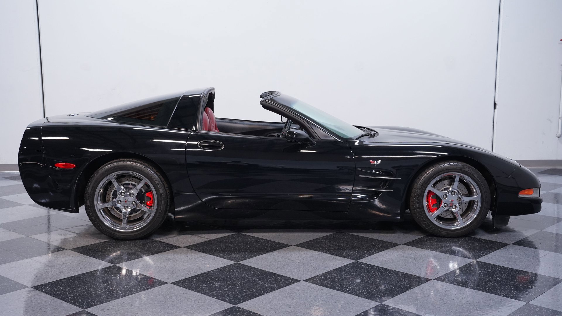 Used 2000 Chevrolet Corvette Coupe image 13