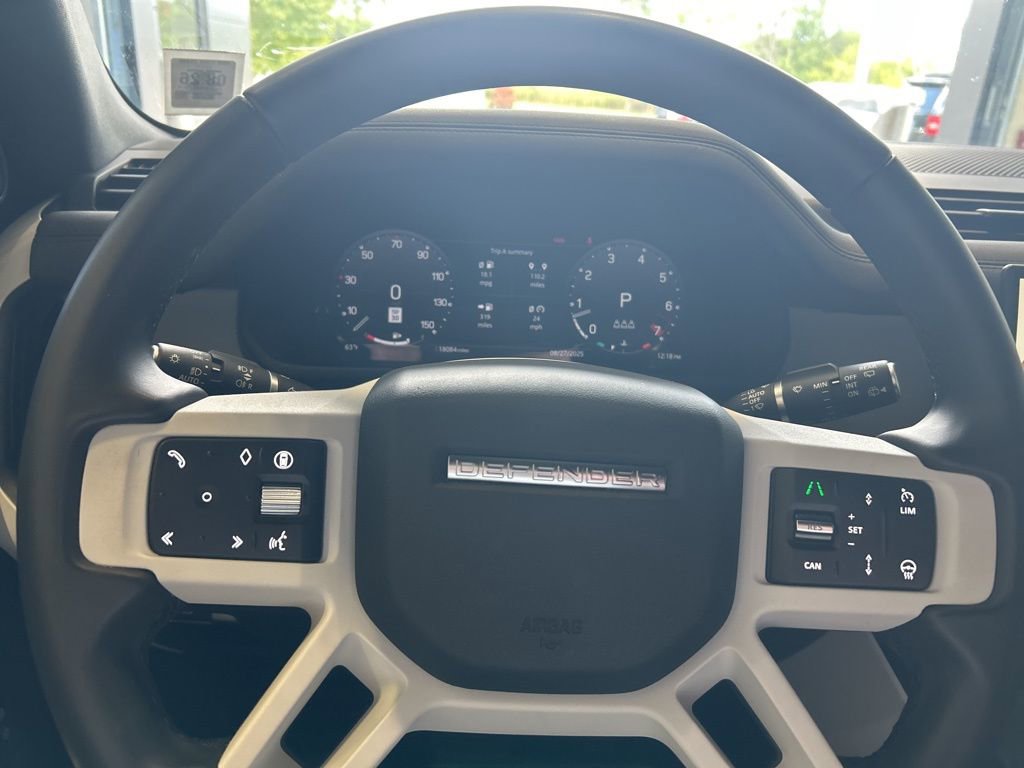 Used 2025 Land Rover Defender 110 S image 12