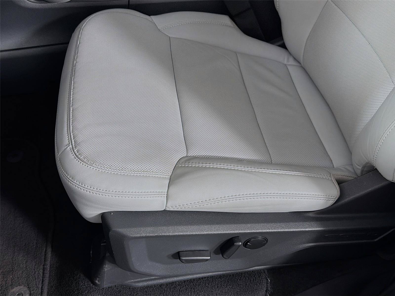 Used 2025 Ford Expedition Platinum AWD/4WD image 15