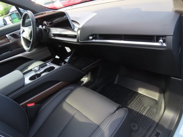 Used 2026 Cadillac Vistiq Sport w/ LPO, Floor Liner Package AWD/4WD image 40