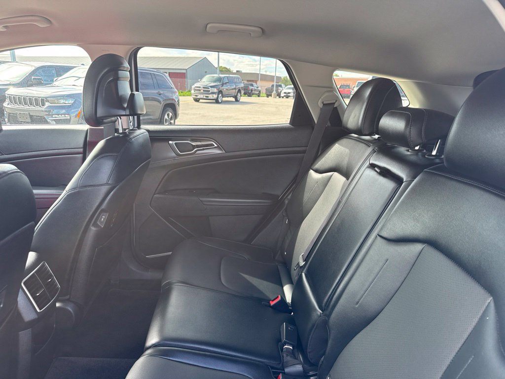 Used 2023 Kia Sportage EX FWD image 26