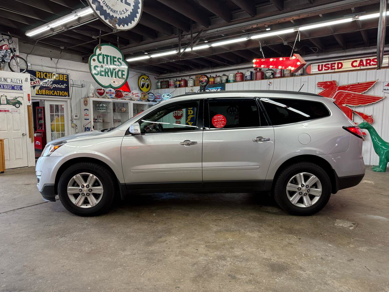Used 2014 Chevrolet Traverse LT AWD/4WD image 2