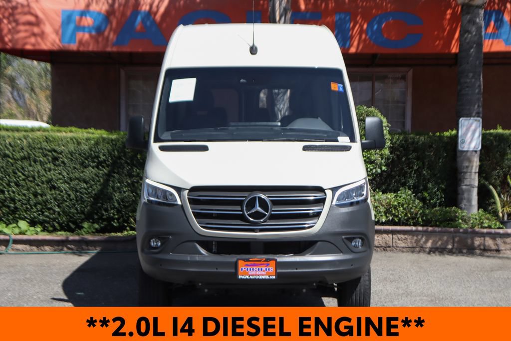 Used 2023 Mercedes-Benz Sprinter 2500 image 3