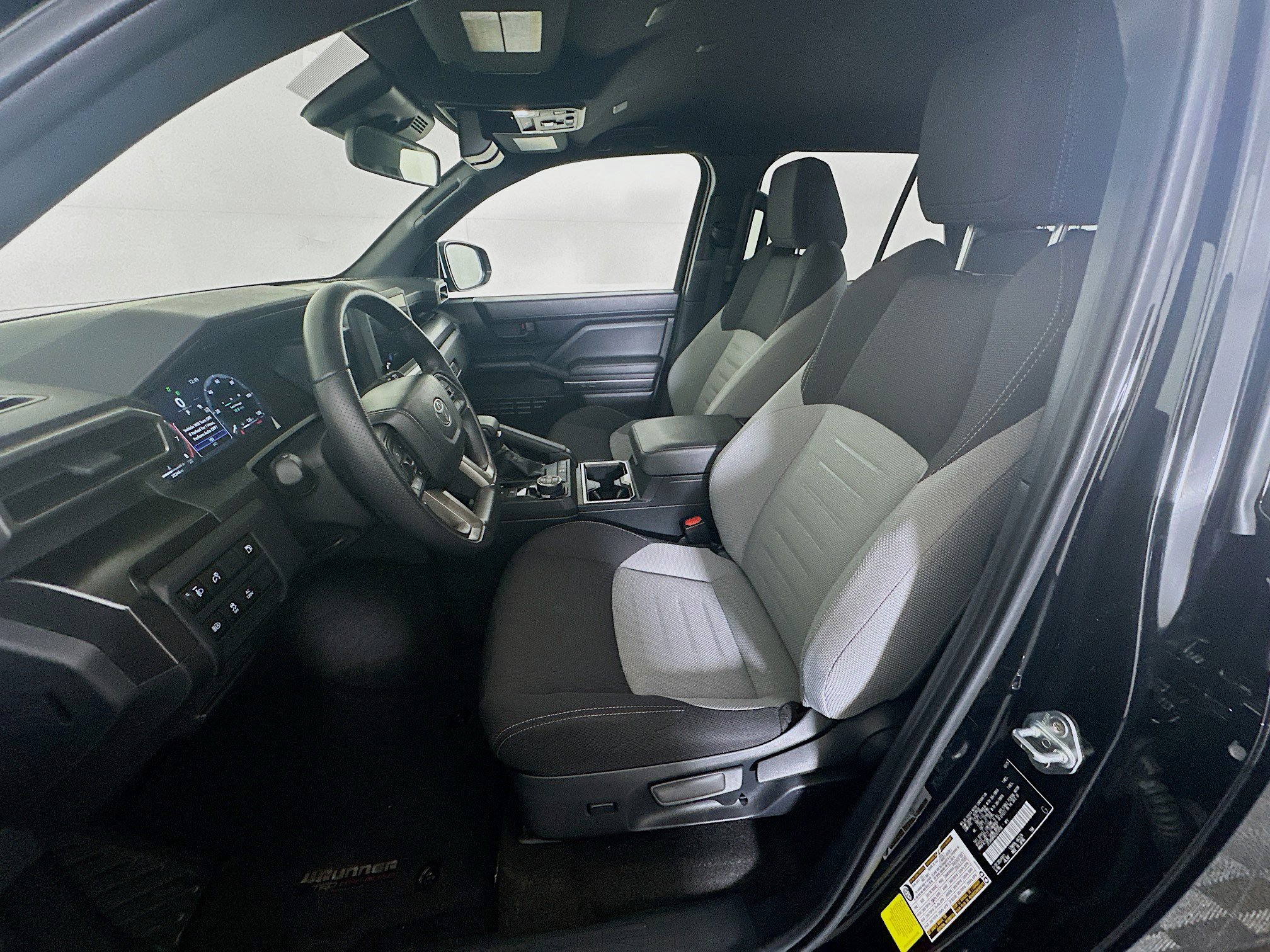 Used 2025 Toyota 4Runner TRD Off-Road image 13