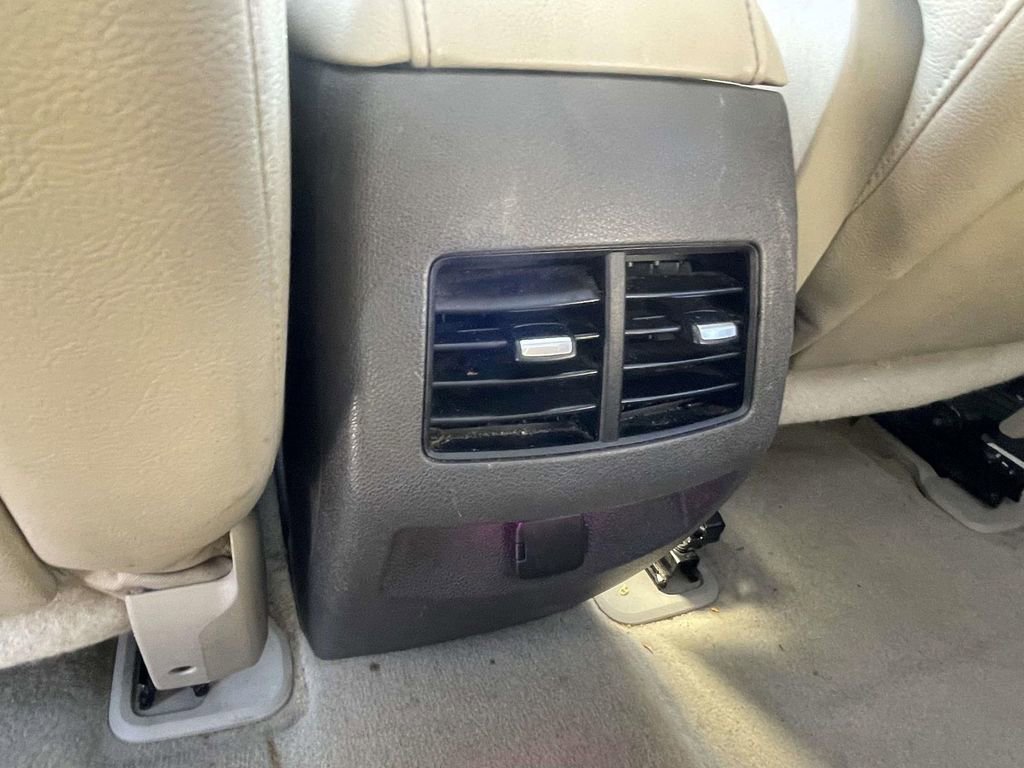 Used 2011 Ford Edge Limited image 12