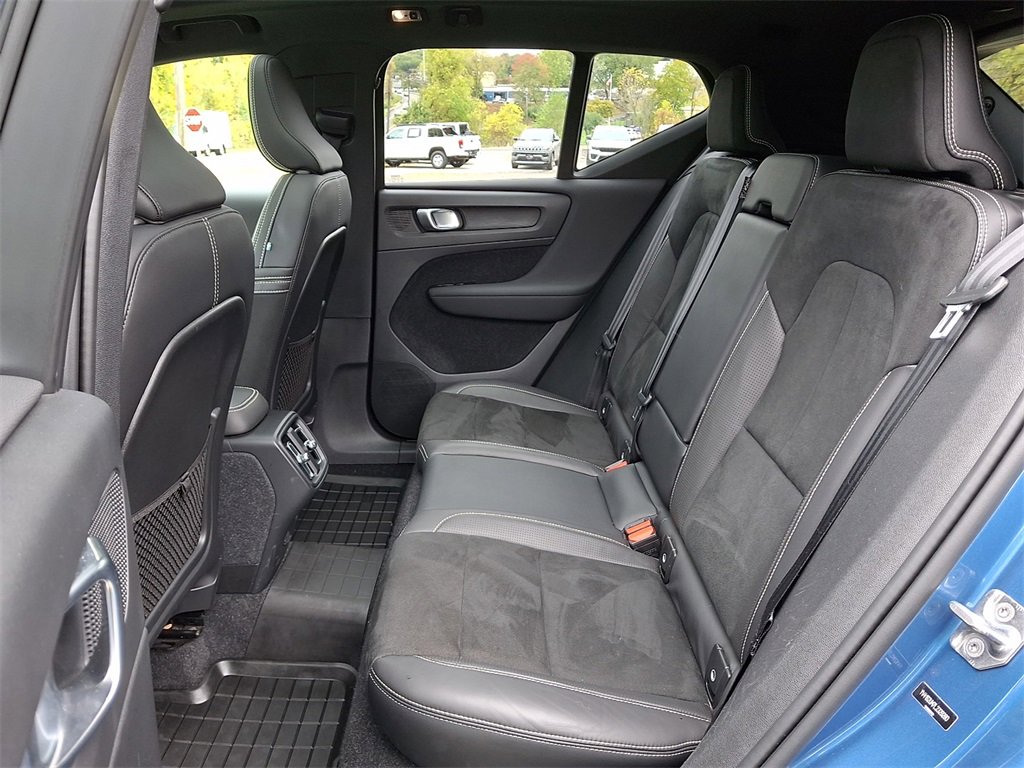 Used 2020 Volvo XC40 T5 R-Design w/ Protection Package Premier image 10