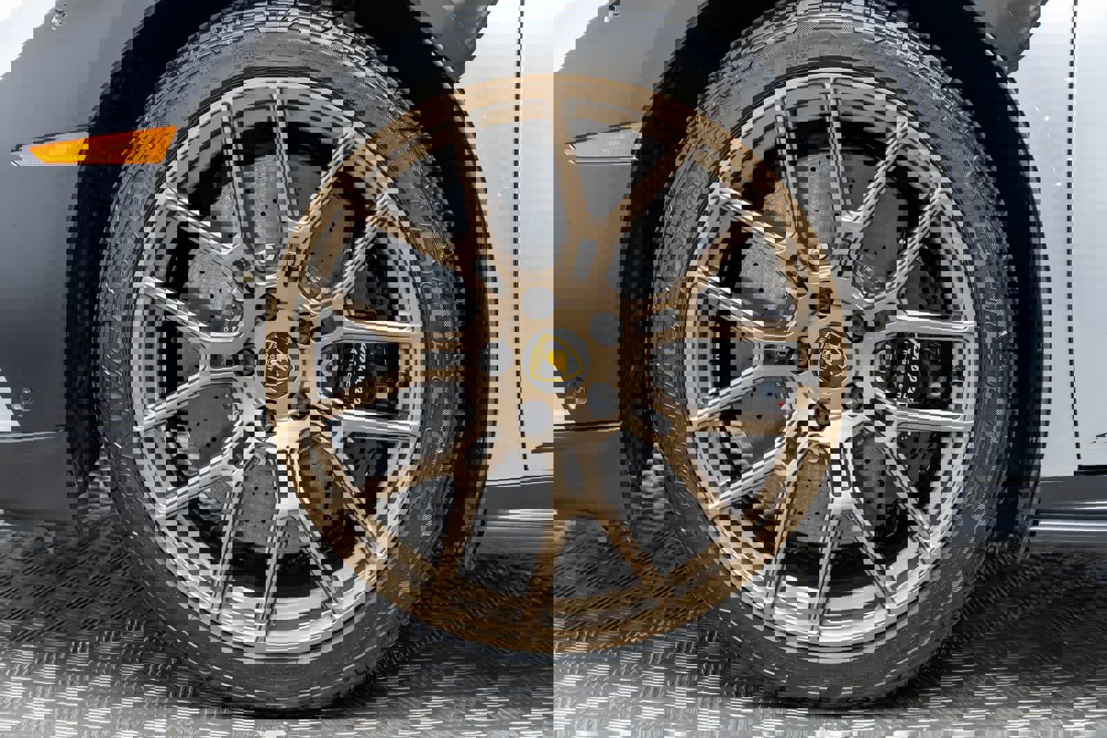 Used 2024 Lamborghini Huracan Sterrato image 8