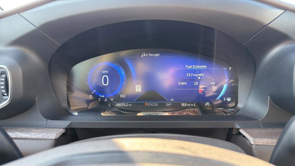 Used 2020 Ford Explorer Platinum w/ Premium Technology Package image 22