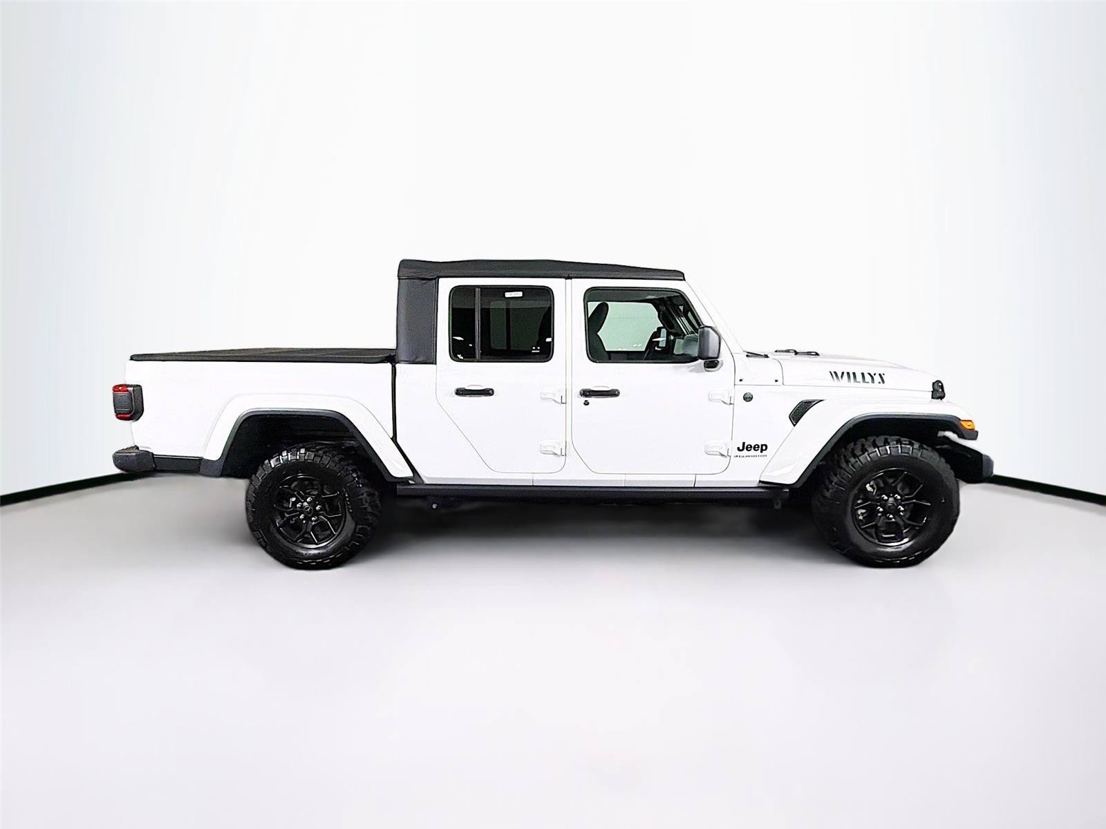 Used 2025 Jeep Gladiator Sport AWD/4WD image 12