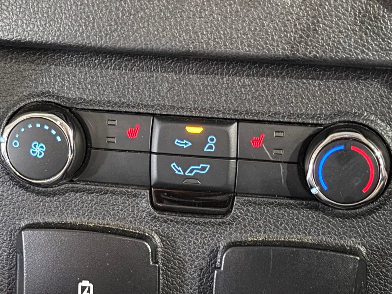 Used 2019 Ford Explorer Platinum AWD/4WD image 28