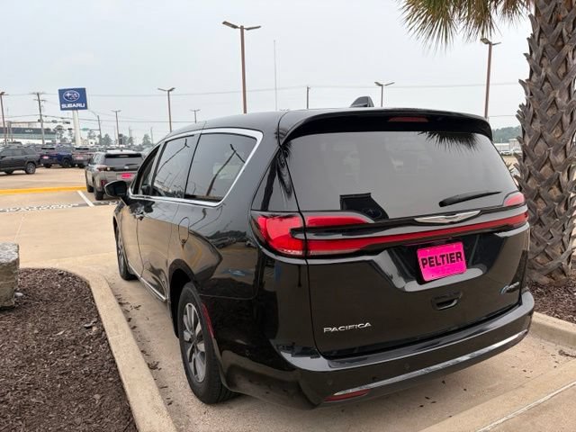 Used 2022 Chrysler Pacifica Limited FWD image 21