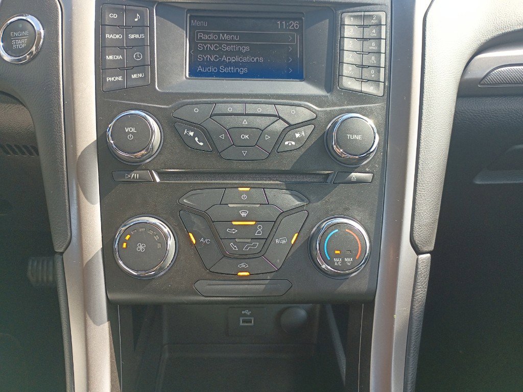 Used 2017 Ford Fusion SE image 15