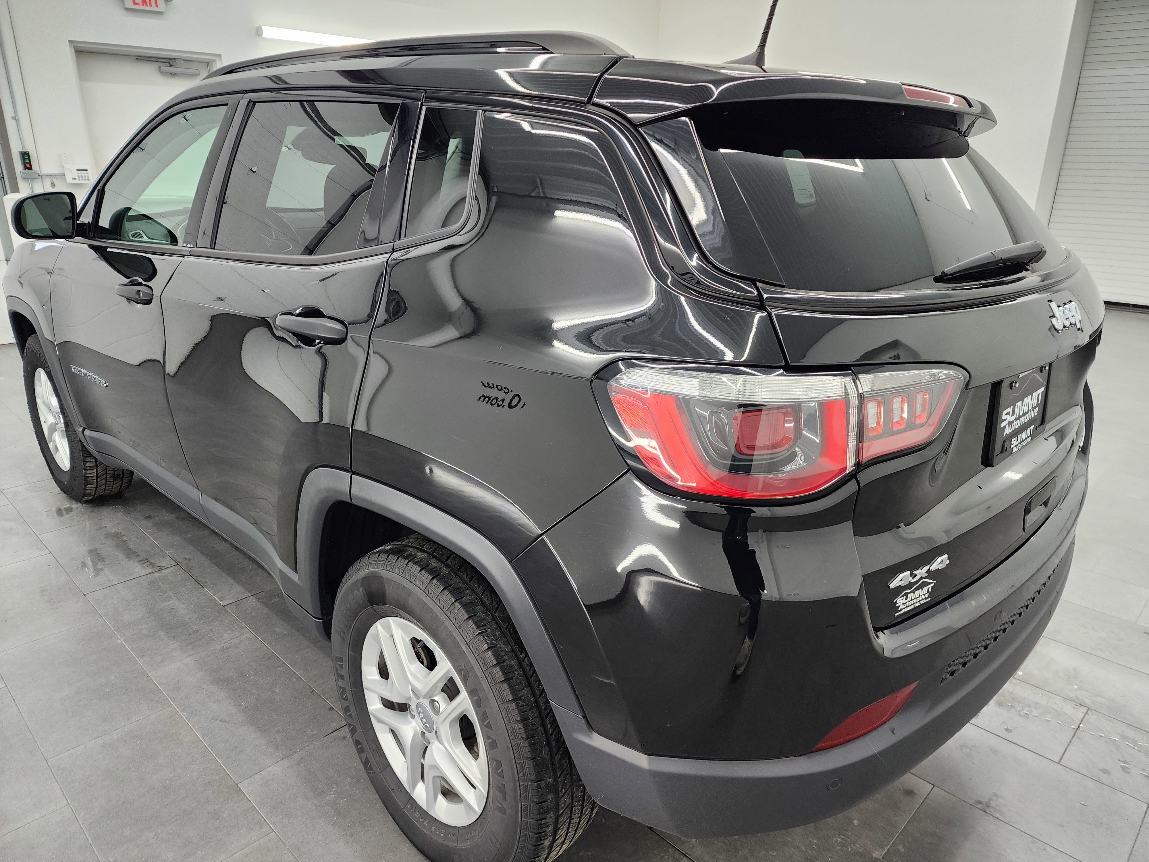 Used 2017 Jeep Compass Sport w/ Cold Weather Group image 6