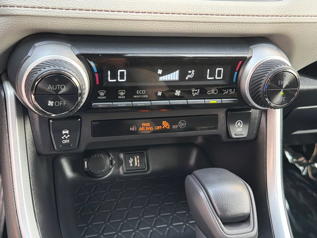 Used 2025 Toyota RAV4 XLE w/ Convenience Package AWD/4WD image 32