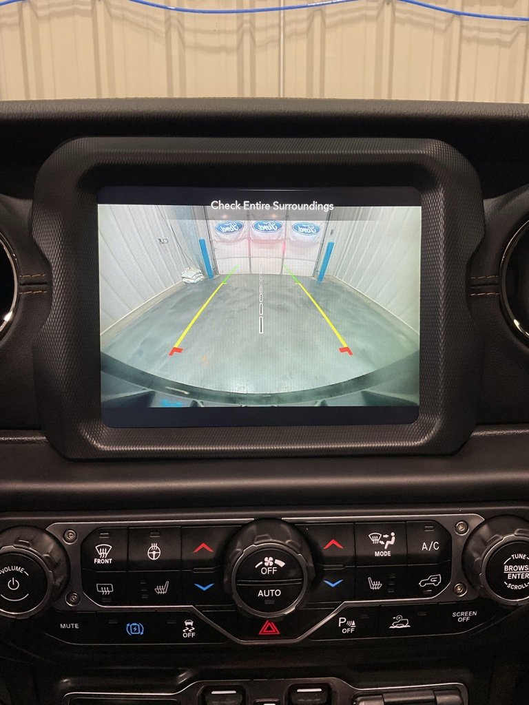 Used 2023 Jeep Wrangler Unlimited Sahara image 18