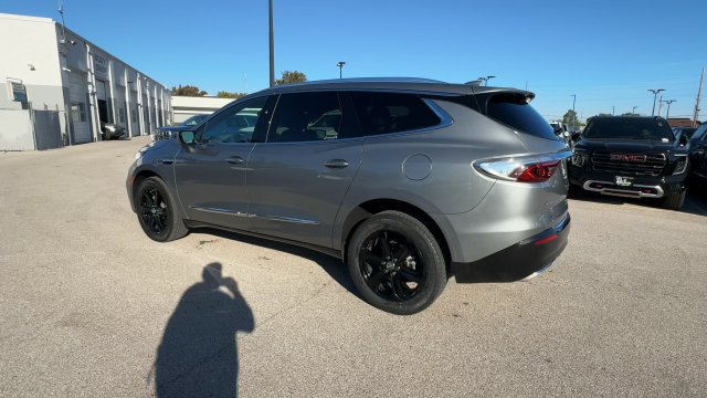 Used 2024 Buick Enclave Essence w/ Sport Touring Edition FWD image 7
