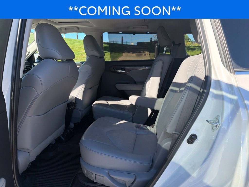 Used 2022 Toyota Highlander Limited AWD/4WD image 13