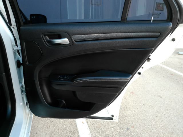 Used 2015 Chrysler 300 S AWD/4WD image 21